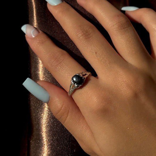 Handmade silver ring with hematite