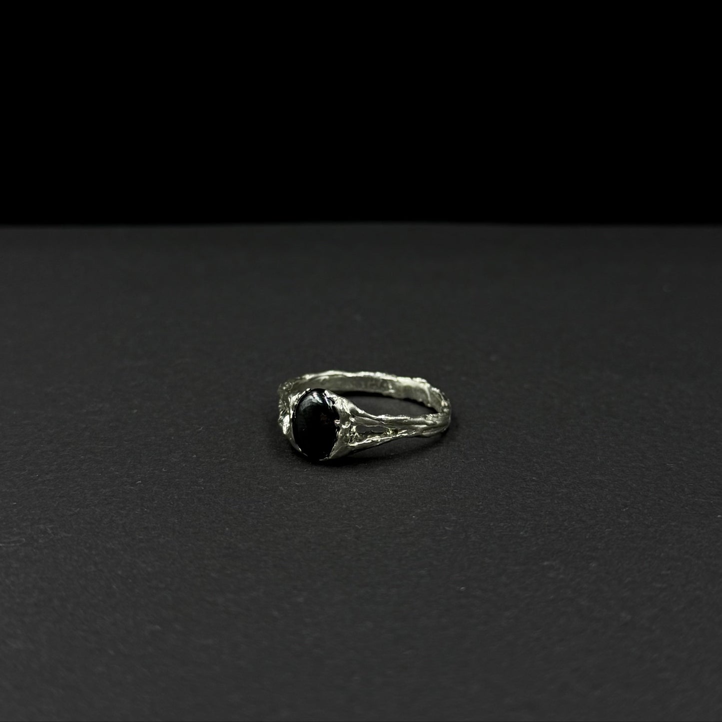 Handmade silver ring with hematite