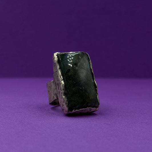 Handmade silver ring with natural labradorite